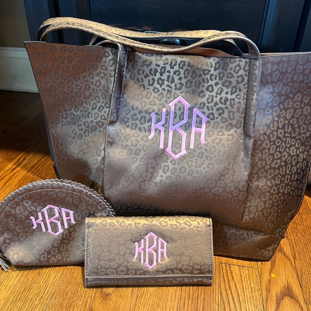 Elegant Brown Leopard Tote Bag Set with Pink Monogram